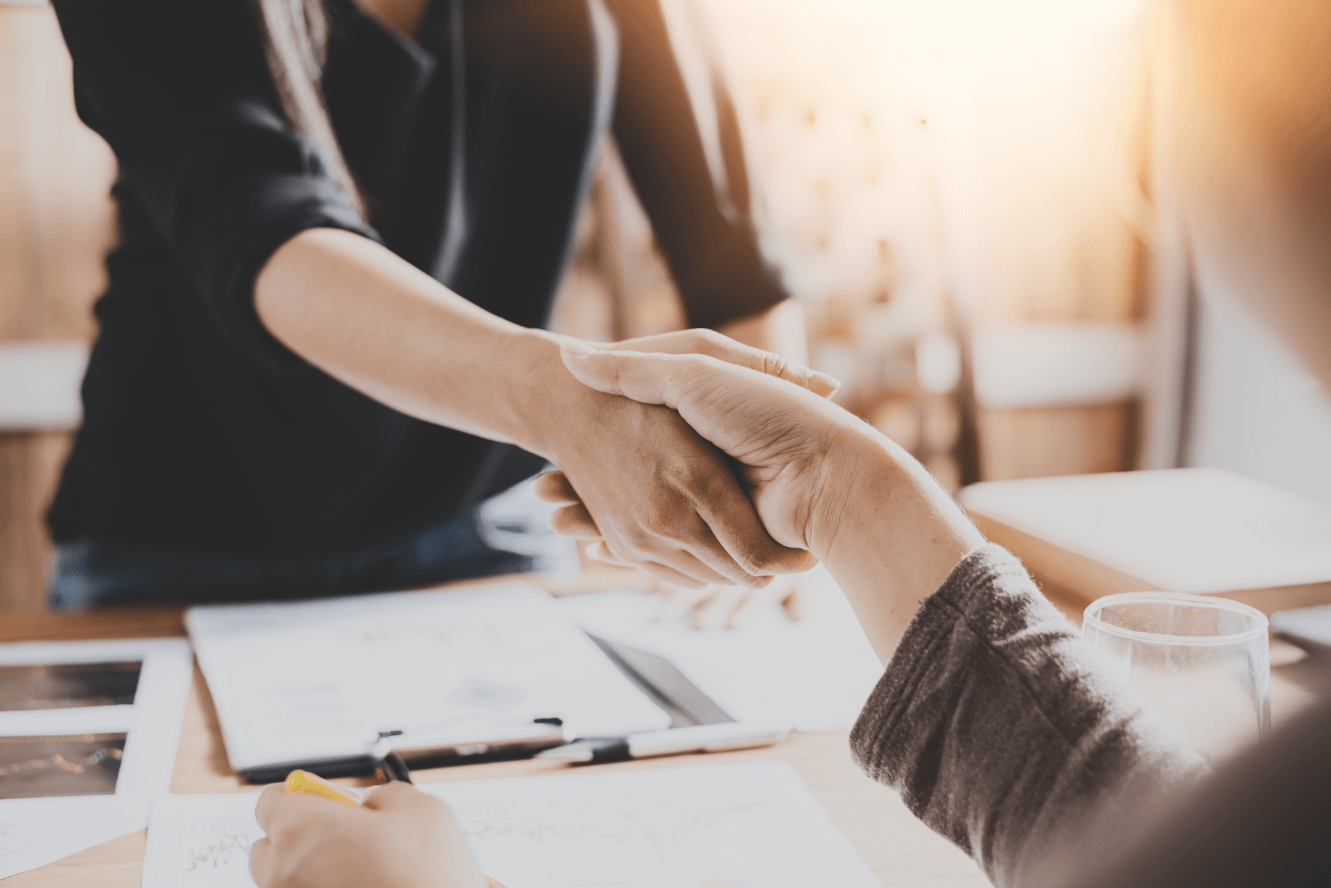 How to Negotiate When Hiring Freelancers - thumbnail