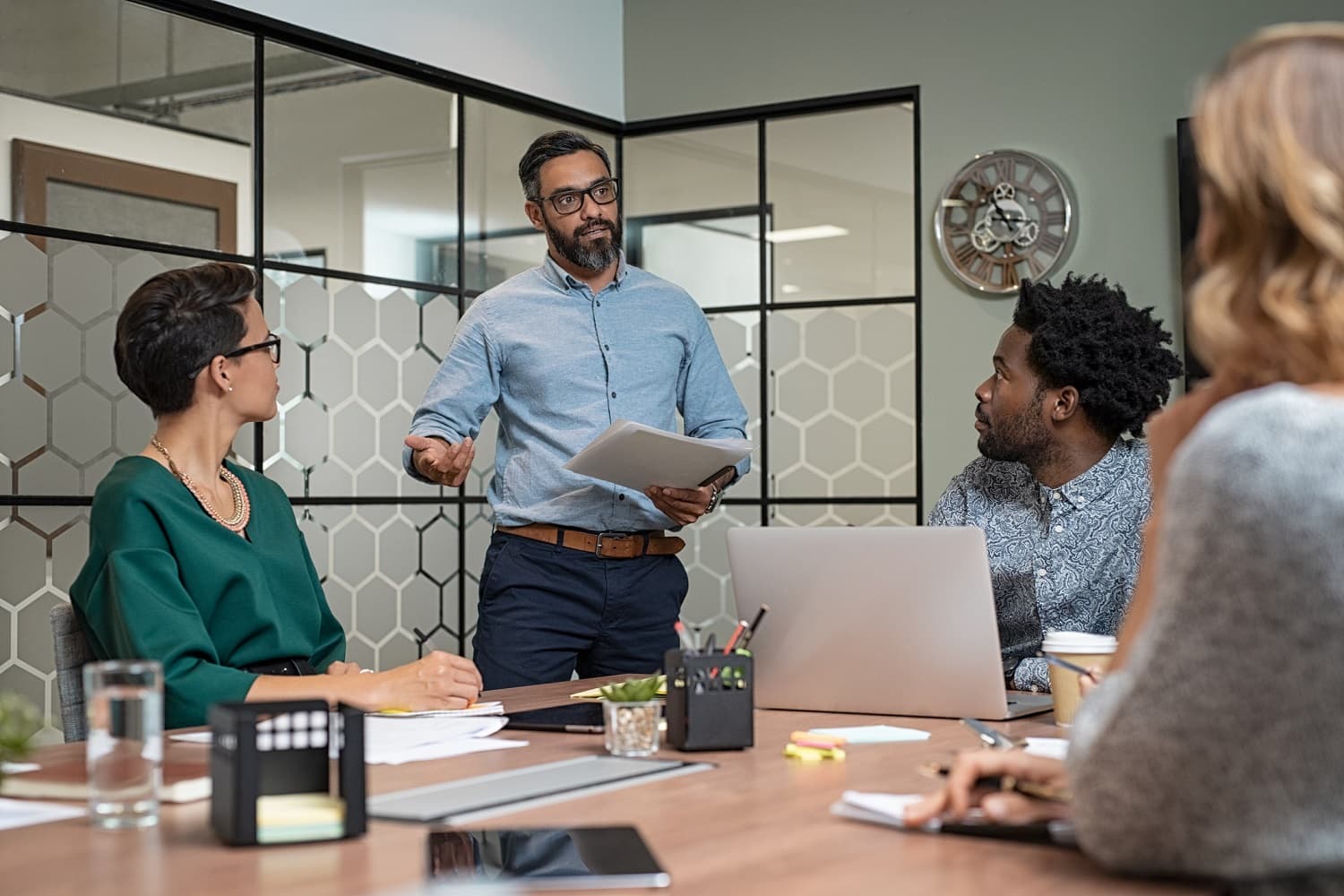 10 Ways to Improve Employee Engagement - thumbnail