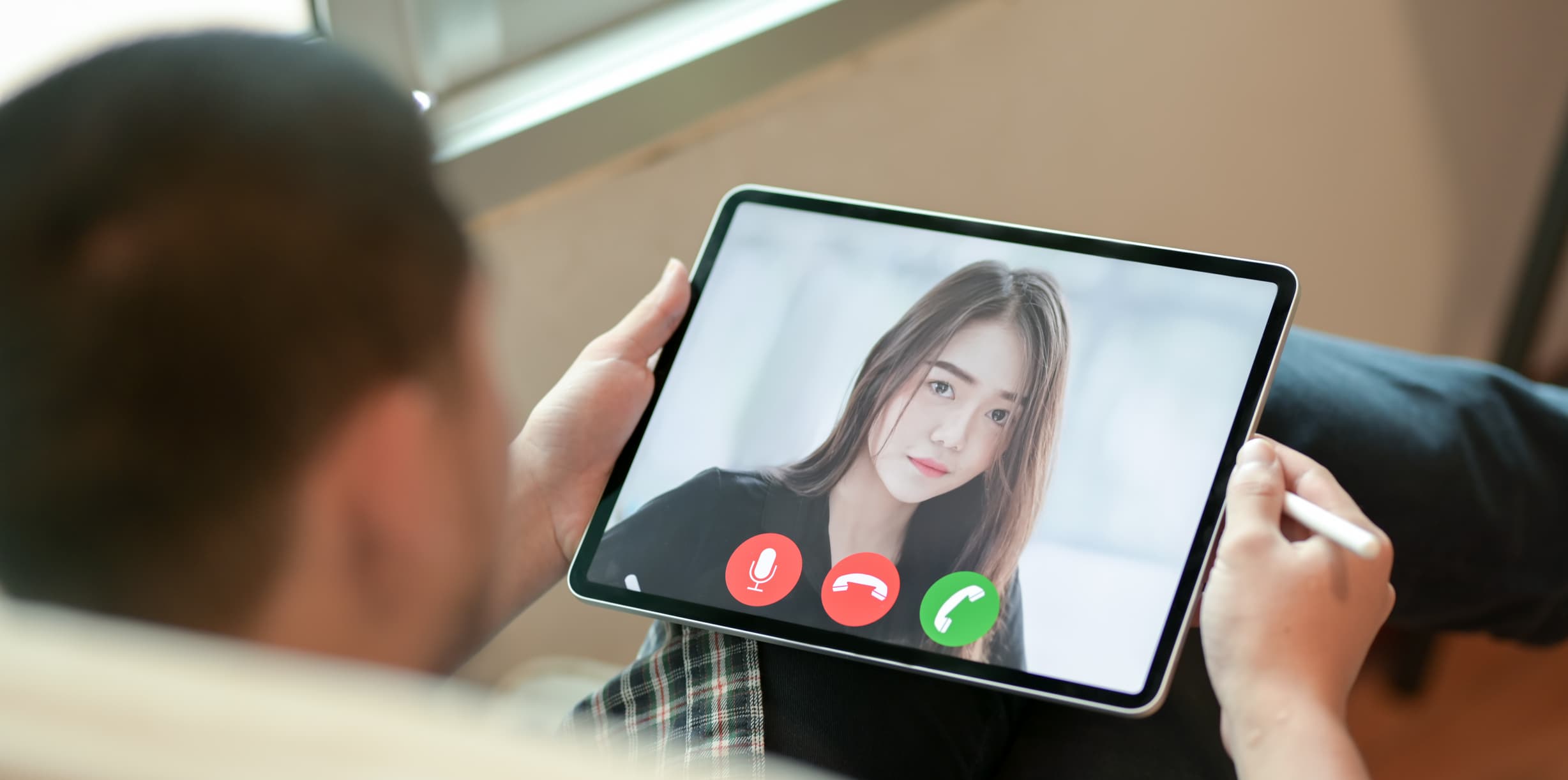 Leadership Tips for Managing a (New) Remote Team - thumbnail