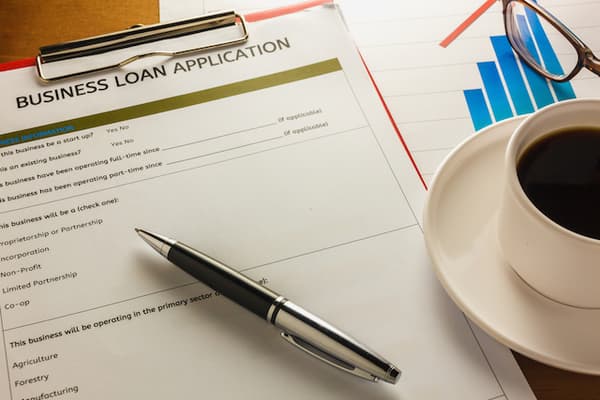 What SMBs Need to Know When Choosing a Small Business Loan - thumbnail