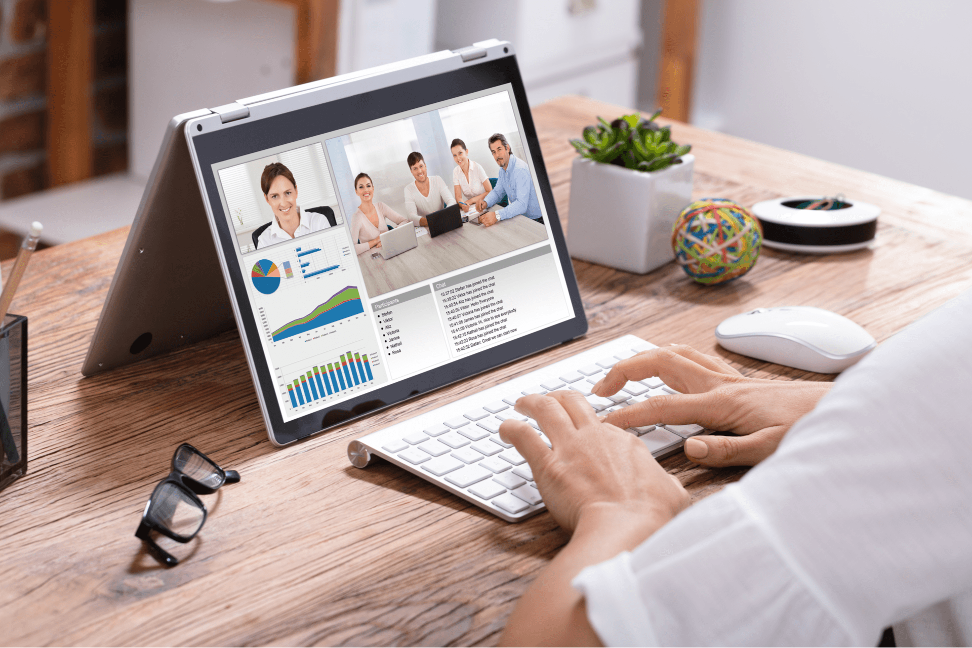 PEO vs. EOR vs. HR Software: Which Option Is Best for Your Small Business? - thumbnail